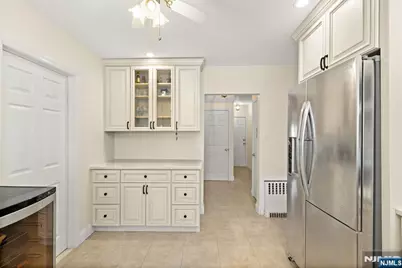 97 Riverview Avenue 1 #1, Cliffside Park, NJ 07010 - Photo 3