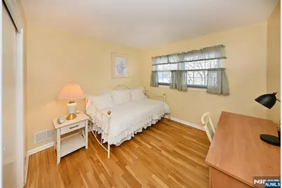 368 Elmwood Drive, Paramus, NJ 07652 - Photo 13