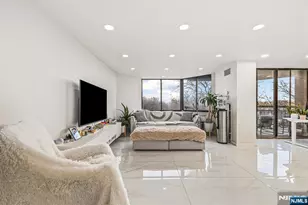 427 Harmon Cove Tower, Secaucus, NJ 07094 - Photo 9