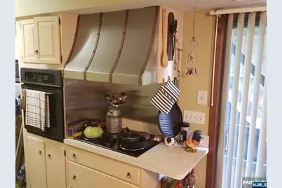 36 Glenwild Avenue 1 #1, Bloomingdale, NJ 07403 - Photo 5