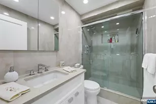 300 Winston 910, Cliffside Park, NJ 07010 - Photo 15