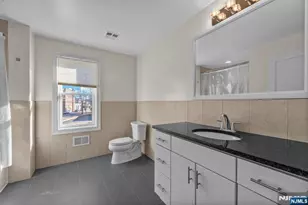 165 Fort Lee Rd, Teaneck Township, NJ 07666 - Photo 15