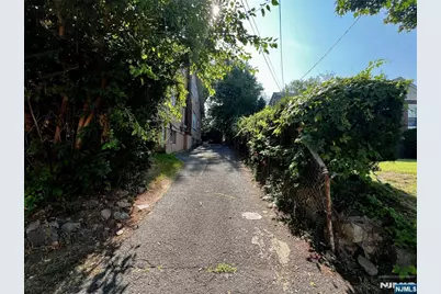 114 Cloverdale Avenue 2 #2, Paramus, NJ 07652 - Photo 19