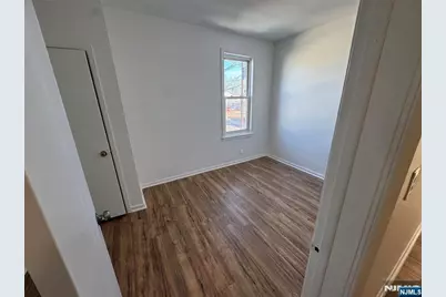 120 Leo Place, Lodi, NJ 07644 - Photo 5