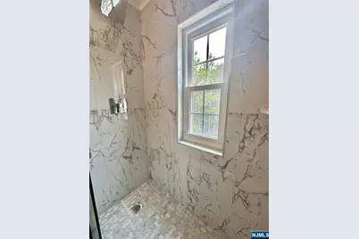 106 Clarendon Place, Hackensack, NJ 07601 - Photo 15