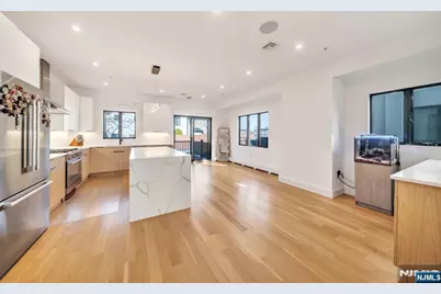 279 Myrtle Avenue, Fort Lee, NJ 07024 - Photo 7