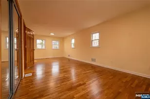 10 Eastbrook Dr, River Edge, NJ 07661 - Photo 9