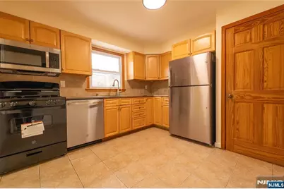 10 Eastbrook Drive, River Edge, NJ 07661 - Photo 5