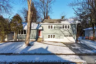 10 Eastbrook Dr, River Edge, NJ 07661 - Photo 1