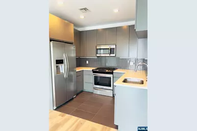 1 Executive 407 #407, Fort Lee, NJ 07024 - Photo 7