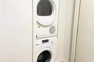 1 Executive 407, Fort Lee, NJ 07024 - Photo 9