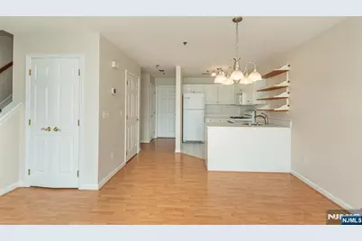 45 Royal Avenue 36 #36, Hawthorne, NJ 07506 - Photo 5