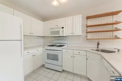 45 Royal Avenue 36 #36, Hawthorne, NJ 07506 - Photo 9