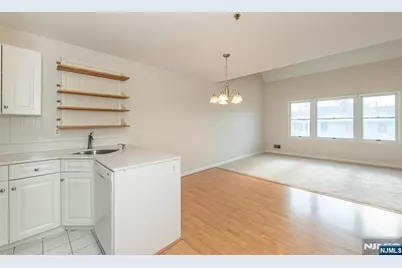 45 Royal Avenue 36 #36, Hawthorne, NJ 07506 - Photo 13