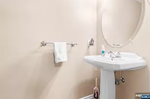 124 Ridge Dr, Pompton Lakes, NJ 07442 - Photo 27