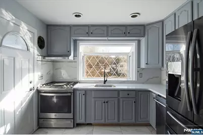 301 Riverview Road, Pompton Lakes, NJ 07442 - Photo 3