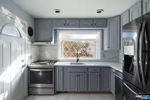 301 Riverview Rd, Pompton Lakes, NJ 07442 - Photo 3