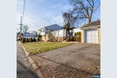 301 Riverview Road, Pompton Lakes, NJ 07442 - Photo 29