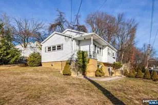 301 Riverview Rd, Pompton Lakes, NJ 07442 - Photo 31