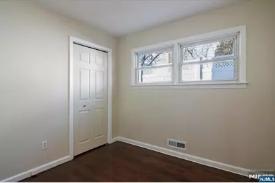 301 Riverview Road, Pompton Lakes, NJ 07442 - Photo 15