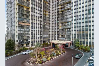 300 Winston Drive 2220 #2220, Cliffside Park, NJ 07010 - Photo 3