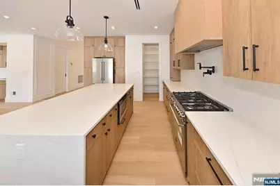 212 Monroe Avenue, River Edge, NJ 07661 - Photo 11