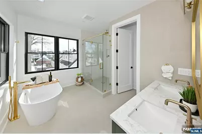 212 Monroe Avenue, River Edge, NJ 07661 - Photo 43