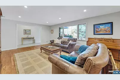 609 Echo Glen Avenue, River Vale Township, NJ 07675 - Photo 7