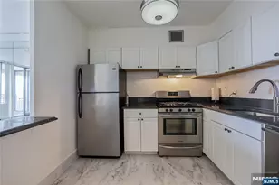 5 Horizon 501, Fort Lee, NJ 07024 - Photo 31