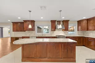 662 Summit St, Englewood Cliffs, NJ 07632 - Photo 21