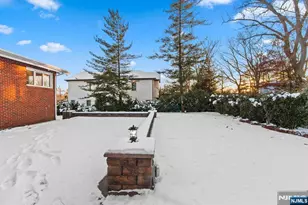 662 Summit St, Englewood Cliffs, NJ 07632 - Photo 11