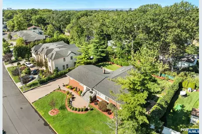 662 Summit Street, Englewood Cliffs, NJ 07632 - Photo 3