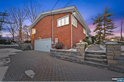 662 Summit Street, Englewood Cliffs, NJ 07632 - Photo 13