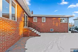662 Summit St, Englewood Cliffs, NJ 07632 - Photo 11
