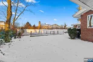 662 Summit St, Englewood Cliffs, NJ 07632 - Photo 9