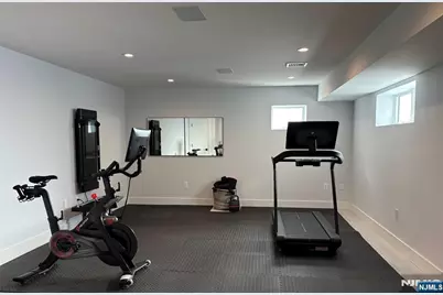 391 B Undercliff B #B, Edgewater, NJ 07020 - Photo 11