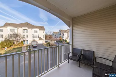 115 Kensington Lane 196 #196, Livingston, NJ 07039 - Photo 17