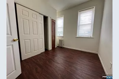 528 Valley Brook Avenue 2Fl #2FL, Lyndhurst Township, NJ 07071 - Photo 5