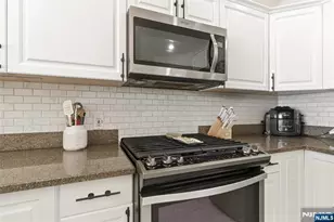 216 The Promenade, Edgewater, NJ 07020 - Photo 7