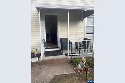 88 Fournier Crescent, Elmwood Park, NJ 07407 - Photo 9