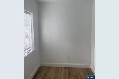 88 Fournier Crescent, Elmwood Park, NJ 07407 - Photo 7