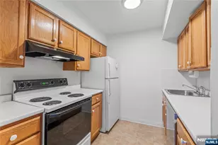 265 Main Street 704, Ridgefield Park, NJ 07660 - Photo 7