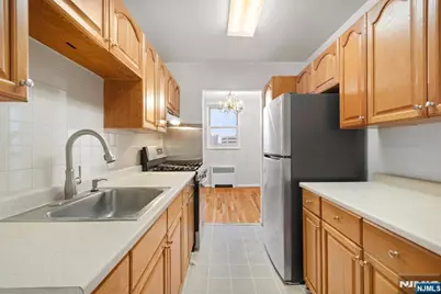 2160 Center Avenue 5R #5R, Fort Lee, NJ 07024 - Photo 9