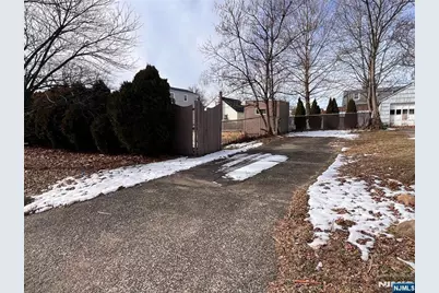 121 Woodbridge Avenue, Woodbridge Township, NJ 07077 - Photo 5