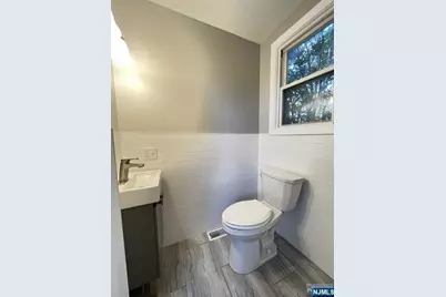 176 Oakwood Avenue, North Haledon, NJ 07508 - Photo 9