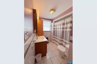 592 Central Avenue, Carlstadt, NJ 07072 - Photo 5