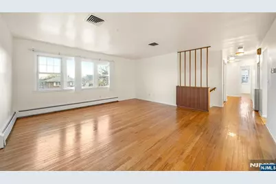 410 Mayer Court, Ridgefield, NJ 07657 - Photo 3