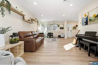 290 Wyckoff Avenue, Waldwick, NJ 07463 - Photo 5