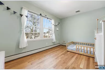 290 Wyckoff Avenue, Waldwick, NJ 07463 - Photo 15