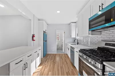 42 Livingston Avenue, Lyndhurst Township, NJ 07071 - Photo 11